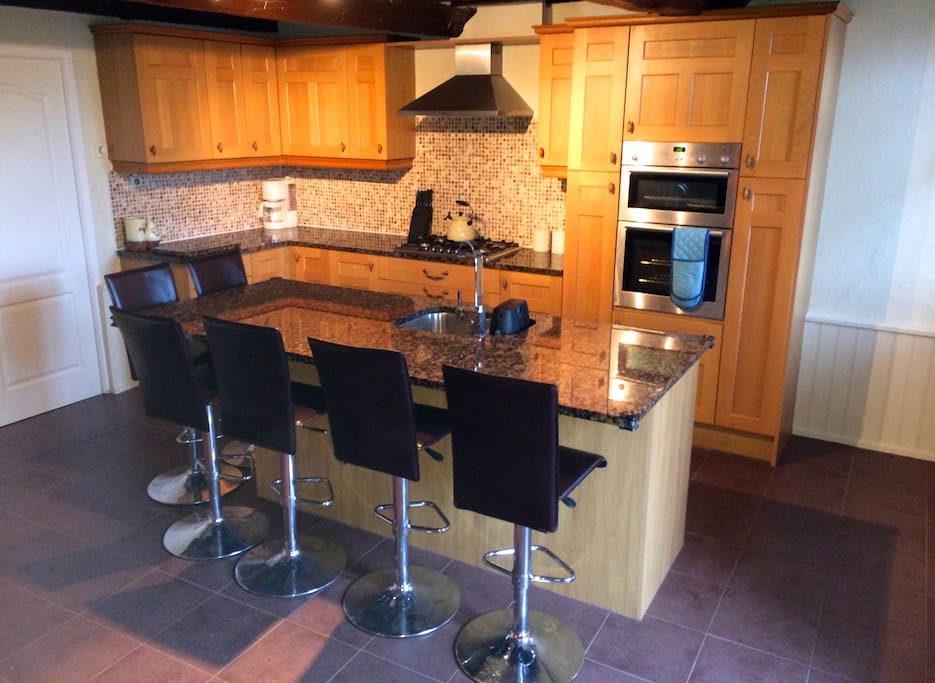 Modern hi-spec kitchen with granite worktops
