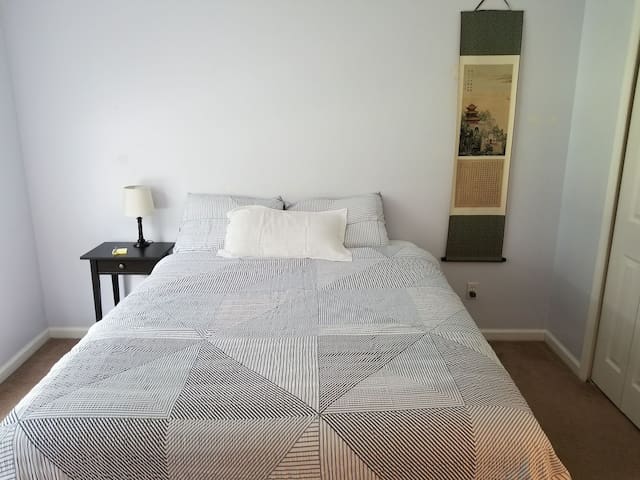 Makhija Cottage - Cozy Room w/ Private Bathroom