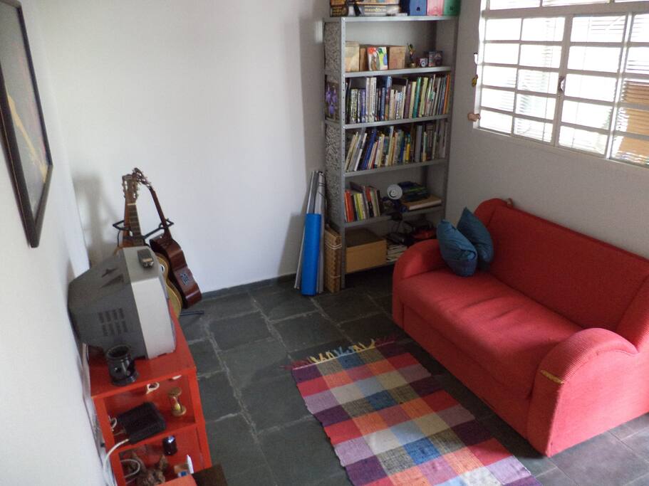 Casa ideal para estudantes universitários.
Good place for university students.