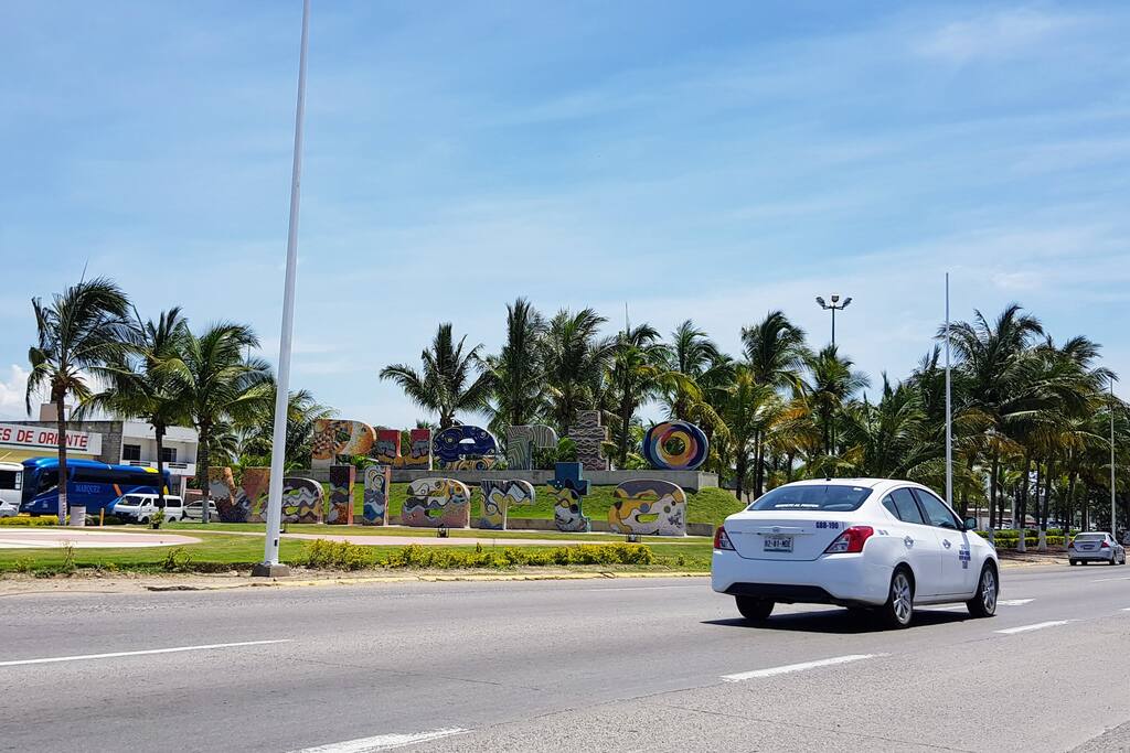Ingreso A Puerto Vallarta- Glorieta "Las Juntas"