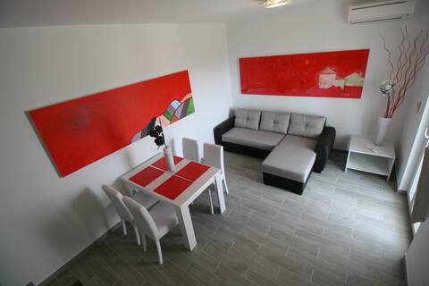 Popular Airbnb listing: Mali nono Twobedroom apartament-First floor in Vrh