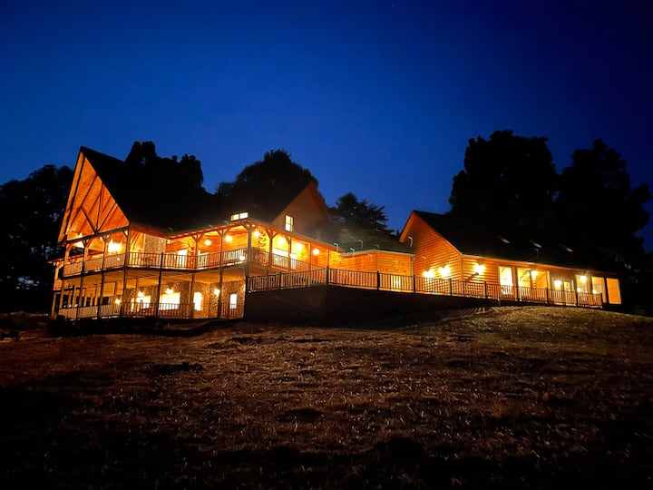 Hocking Hills Laikyns Lodge With Indoor Pool - Ohio