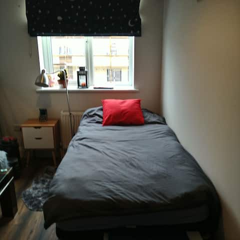 Single  bedroom in quite exciting area of Drogheda