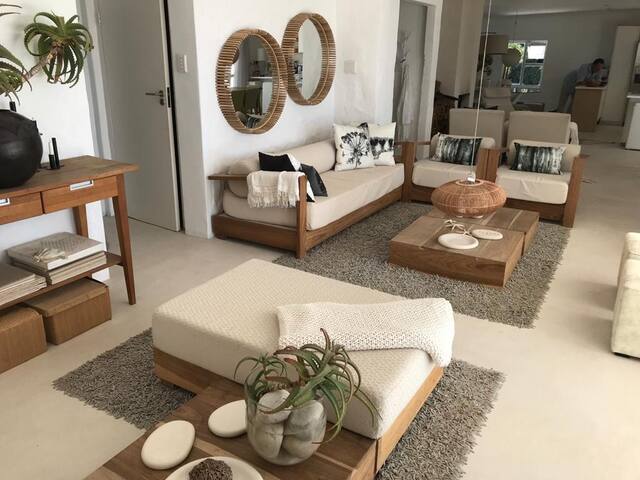 Ocean Sanctuary, uninterupted extensive Sea Views gallery image 3