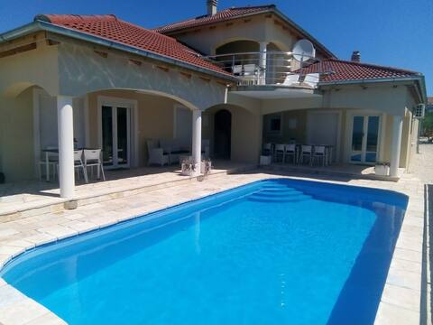 Remarkable villa in Central Dalmatia