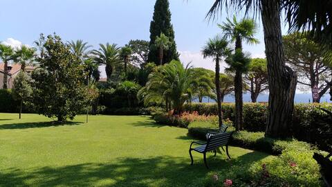 Top performing Airbnb: Two-room apartment in a residence with a pool on the lakefront in Toscolano Maderno