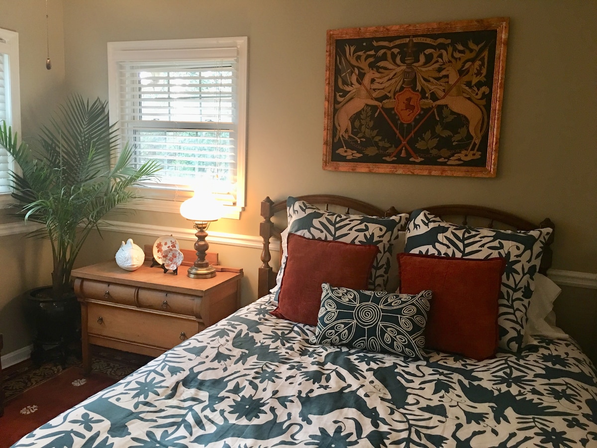 חדר שינה 2, קווין