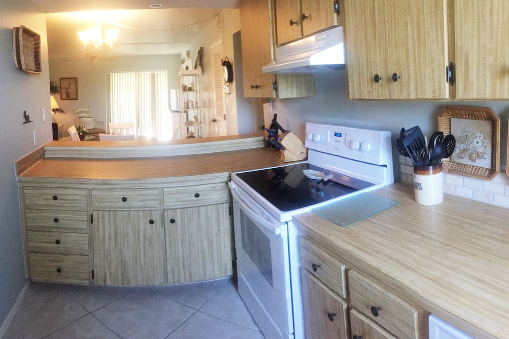 Full kitchen/open concept