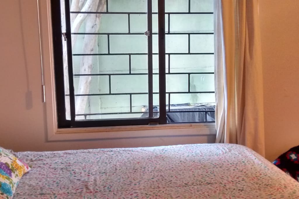 Habitación para 1 o 2 personas, cama 1 1/2 plaza y cama nido de 1 1/2 plaza. Con clóset.