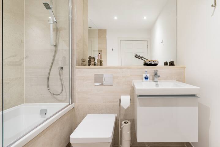 Bright, Sophisticated Gem in the Heart of Edinburgh gallery image 4