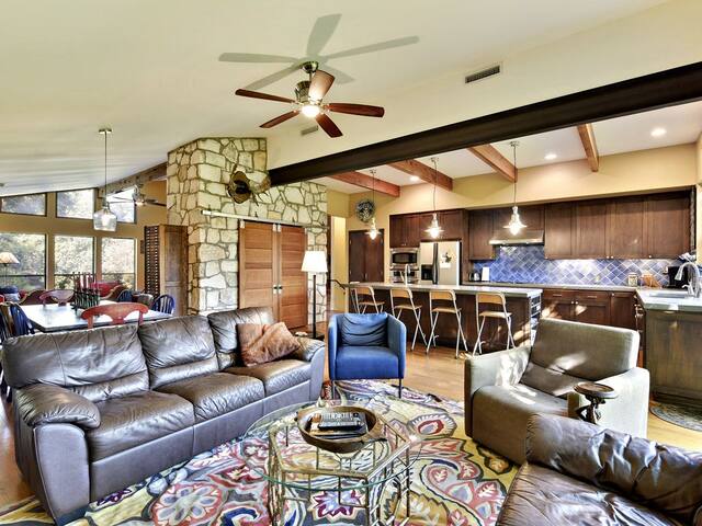 Casa Austin gallery image 2