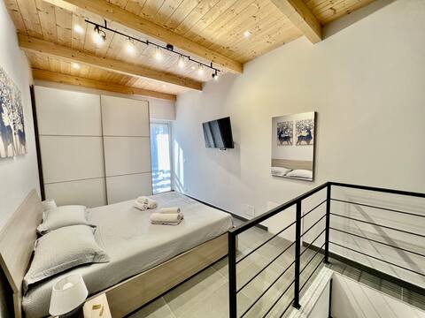 Precious Duplex one minute from the subway