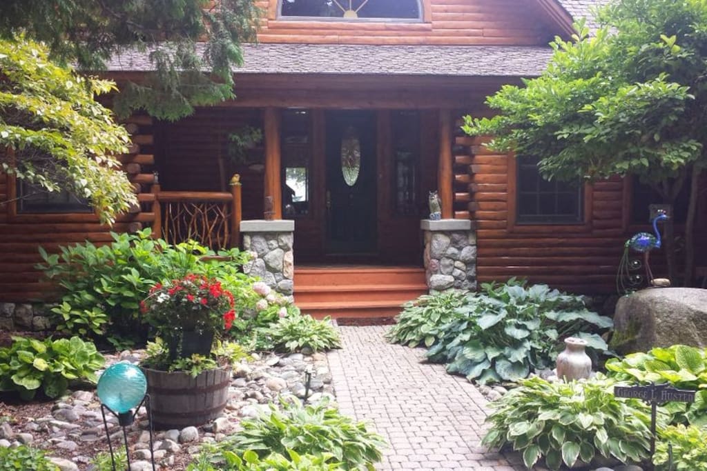 Front entry and gardens
Wood swing on porch