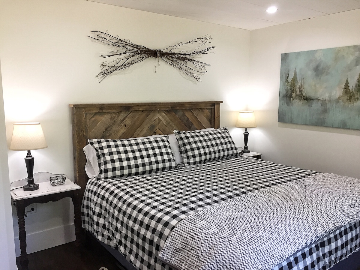 Spavaća soba br. 1: spavaća soba na donjem katu - bračni krevet (širine 180 - 200 cm)