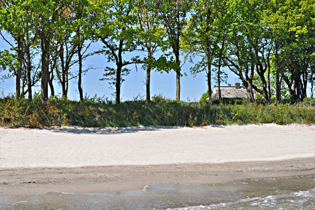 The private beach access of Reethus on the beach in Lobbe on the Iceland of Rügen.