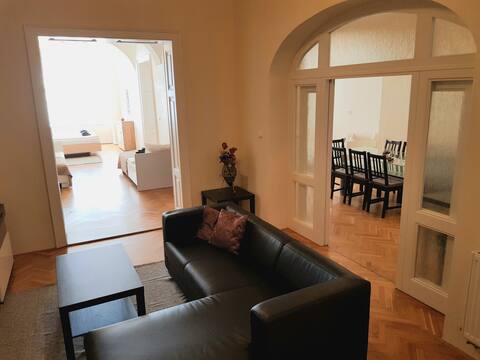 Airy 2 bedrooms apartment