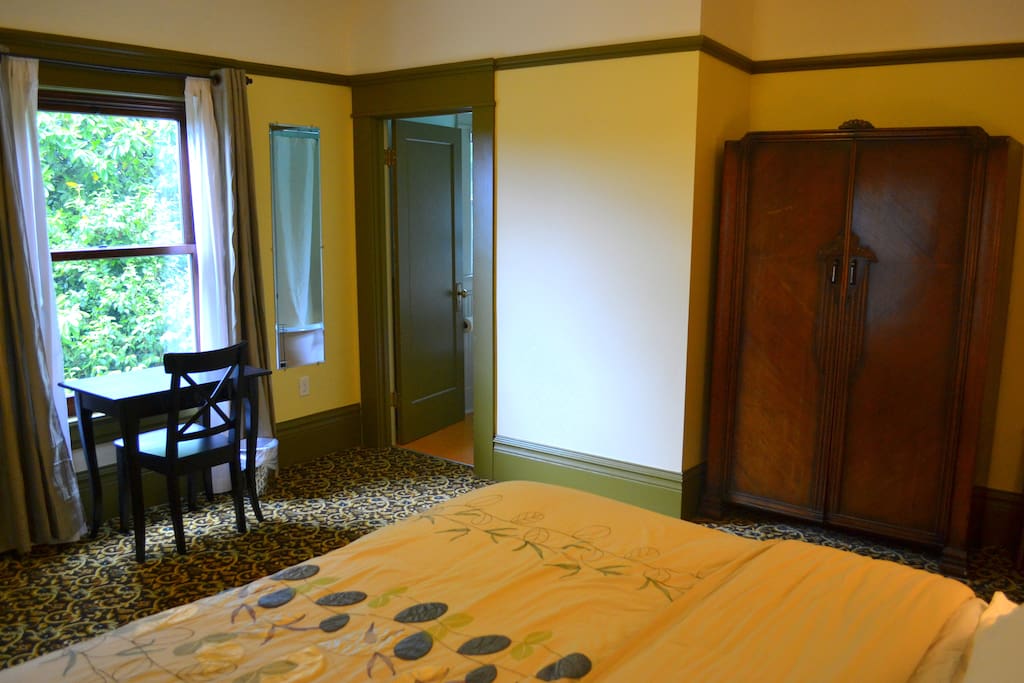 Comfortable, Spacious and many helpful amenities