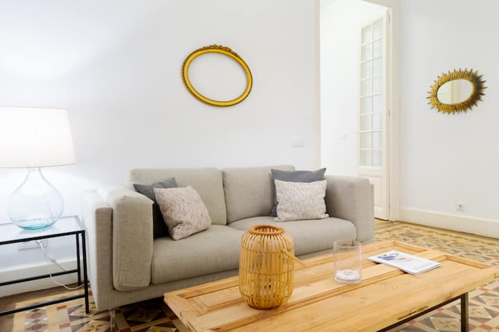 Magnificient Modernist Apartment In The Heart Of The City. - Barcelona