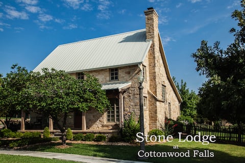 STONE LODGE AT COTTONWOOD FALLS