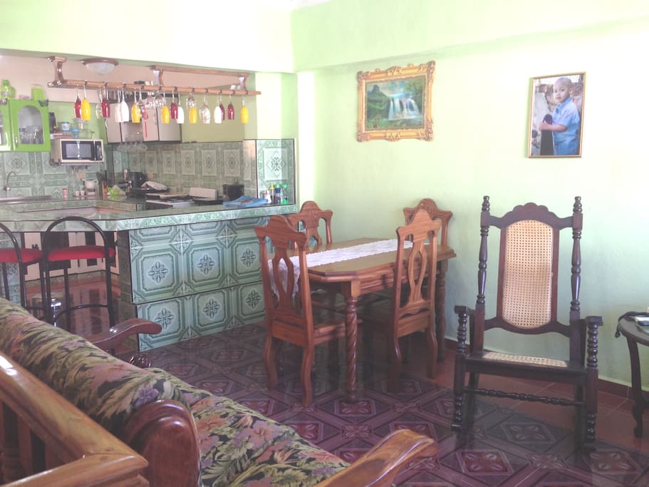Lugar donde recibimos a nuestros visitantes / A place where we receive our guests