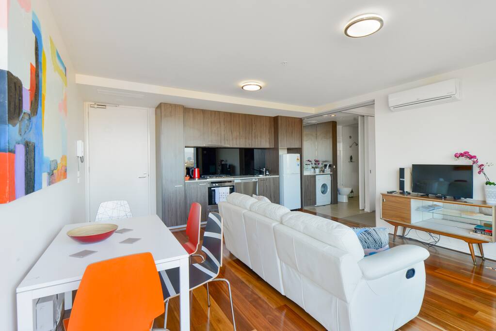 "Everything was exactly as described and very clean, with a thoughtful attention to details to ensure a comfortable stay." - Meredith January 2017