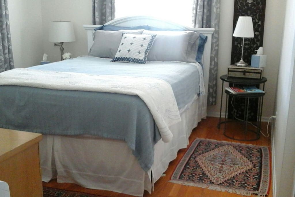 BR #1 - Comfortable queen-size bed
