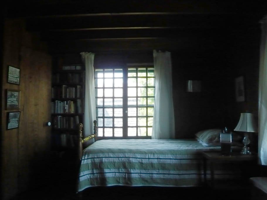 twin bedroom