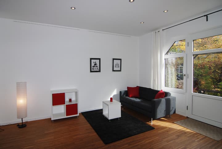 Helles Und Ruhiges Studio Liegt Im Süden Münchens - Neubiberg