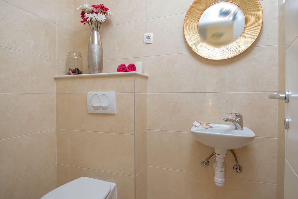 Small toilette