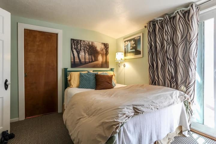 Kitanda cha malkia cha kushangaza