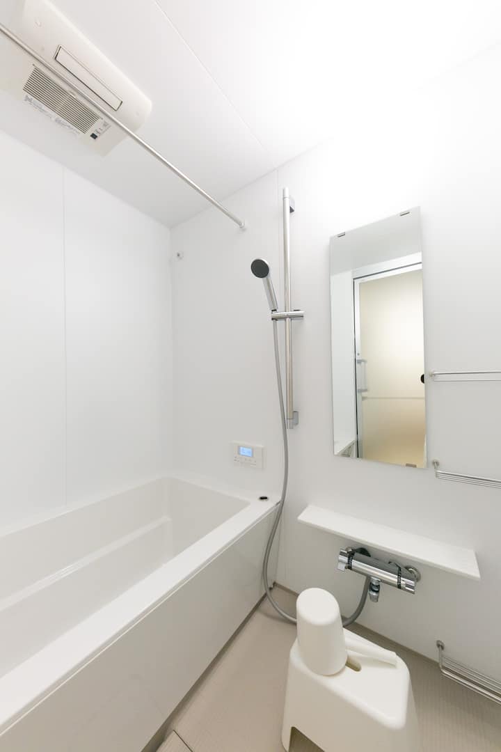 浴室乾燥機能付きなので、お洗濯して干すことができます