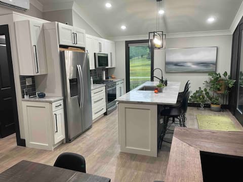 Modern 2 Bed 2 Bath Home with Country Setting