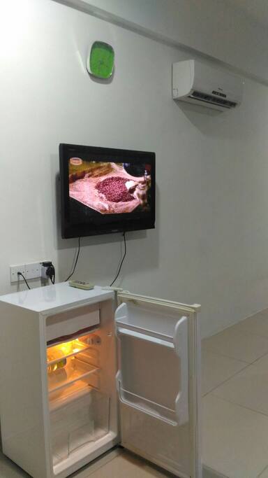 provide dvd,frigde,air cond