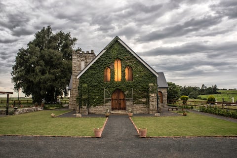 St Andrew's Retreat - Unique converted Church