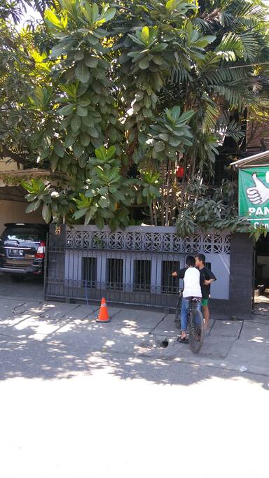 Tampak depan jalan