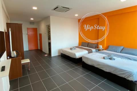YipStay 201 | Family Deluxe | 4 pax