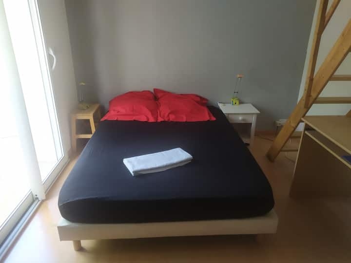 Საძინებელი 2 პირველ სართულზე