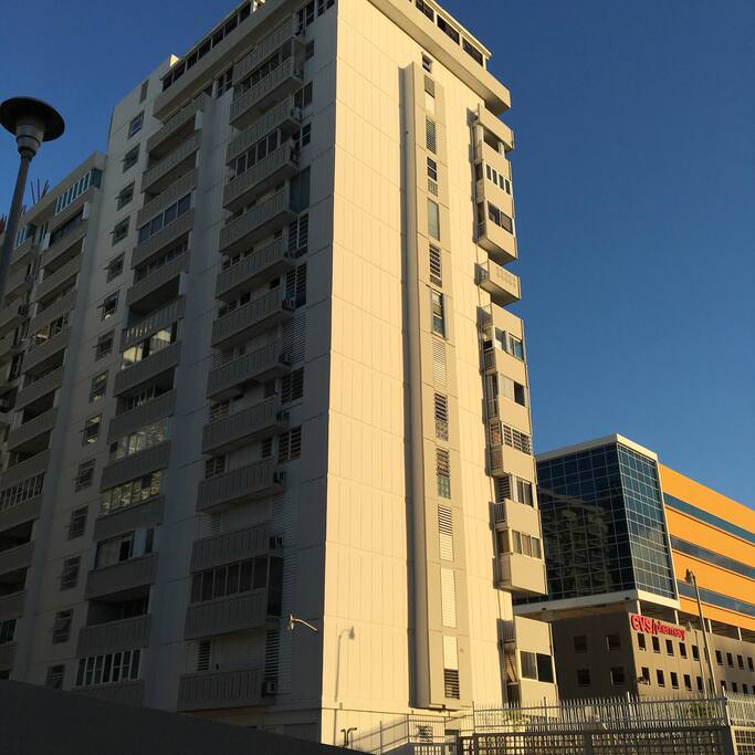 Ocean Tower Building, Ave. Isla Verde