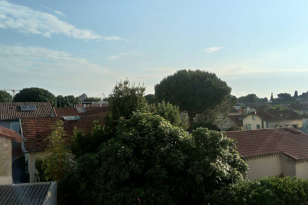 2ème balcon cuisine pour petit dej au soleil!