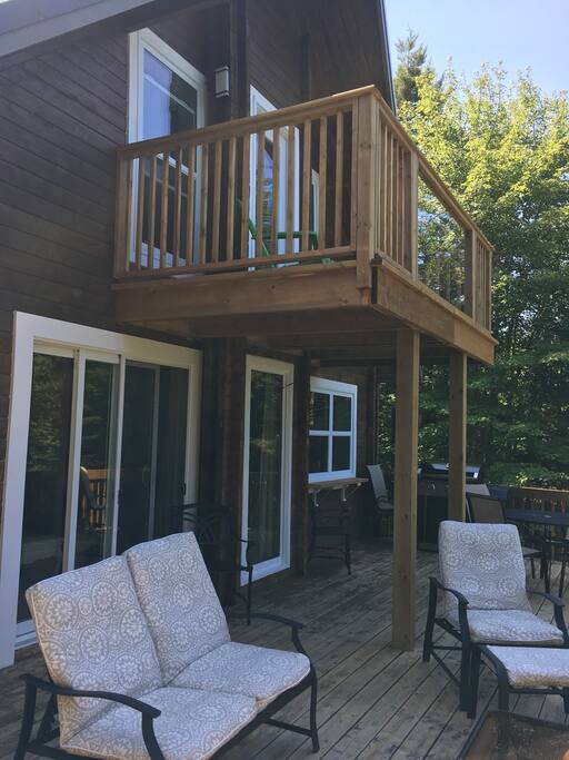 2 Decks overlooking Lake