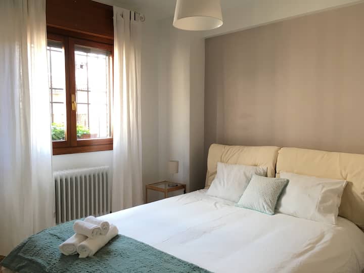 Dormitorio 2
Con vistas al Monasterio de San Juan de los Reyes
