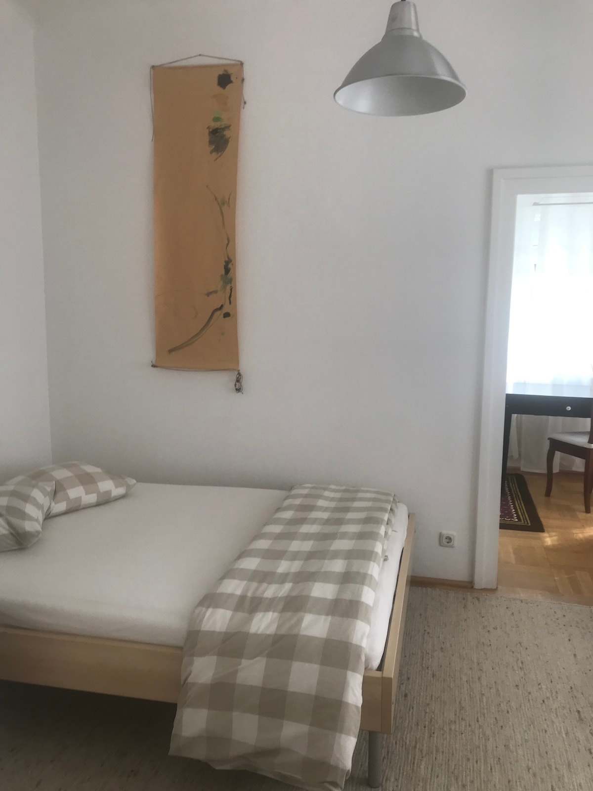 Tower room/2 small very helpful rooms;
when booking for 5 to max 7 people;
Bed is 140 cm wide, in the 2nd room there is another bed with 90 x 200 cm - also equipped with a wool carpet hand-knotted by my grandmother