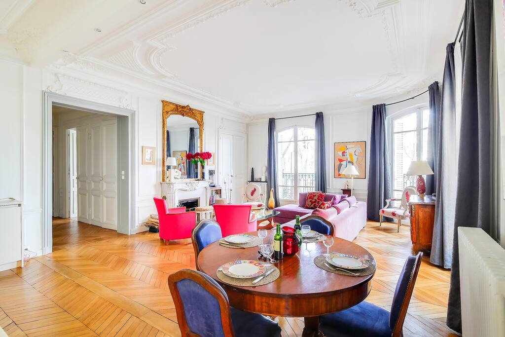 Amazing and Bright Living Room