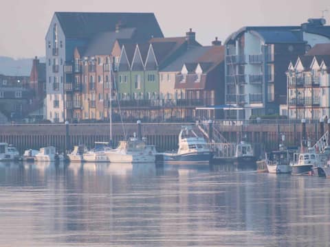 Littlehampton Holiday Rentals & Homes - England, United Kingdom | Airbnb