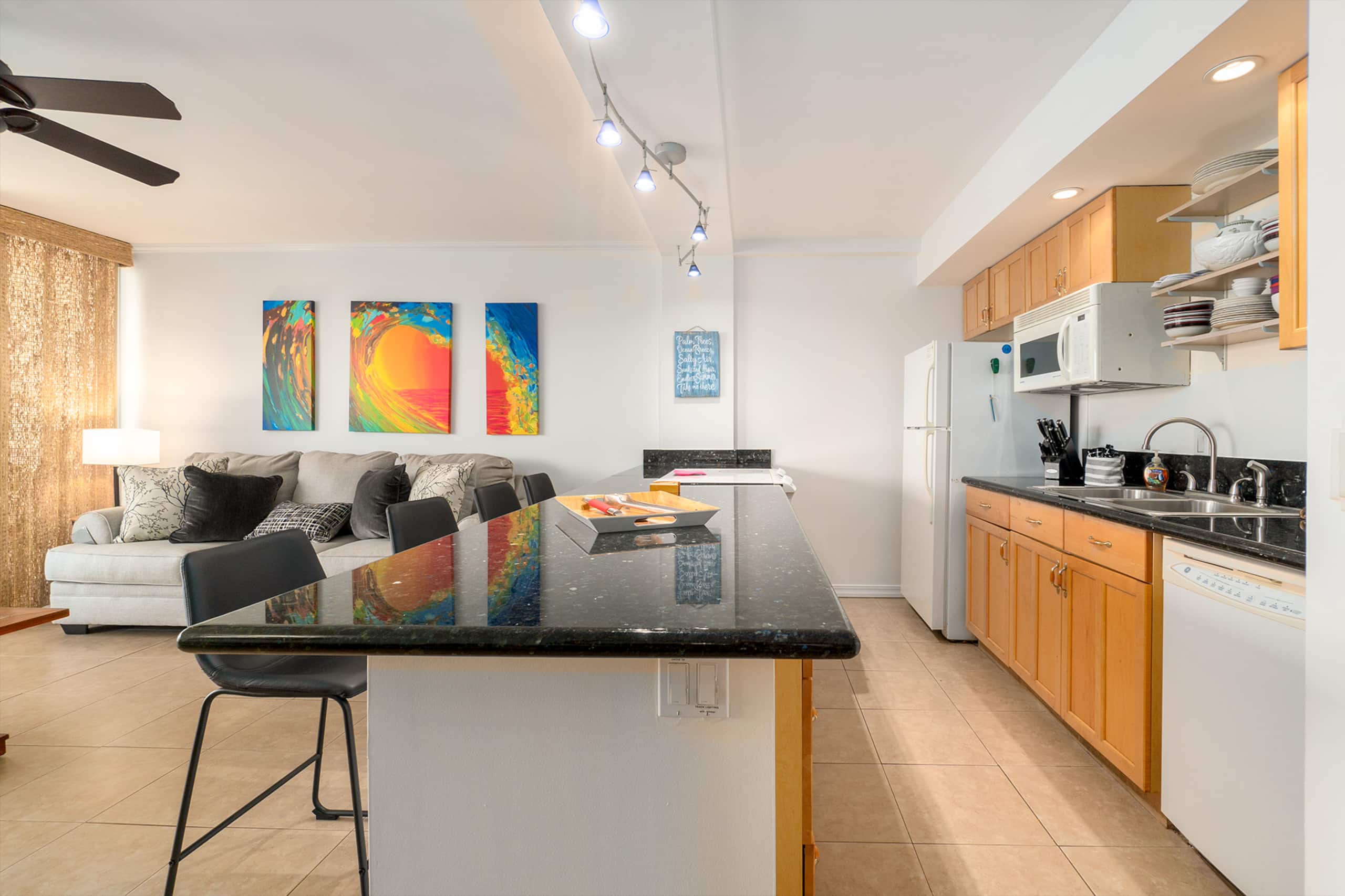 Condo in Kihei · ★4.82 · 1 bedroom · 2 beds · 1 bath - Image 5