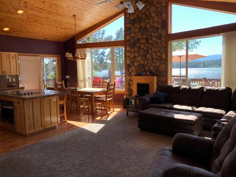 Lake Front Home on Pine Hollow