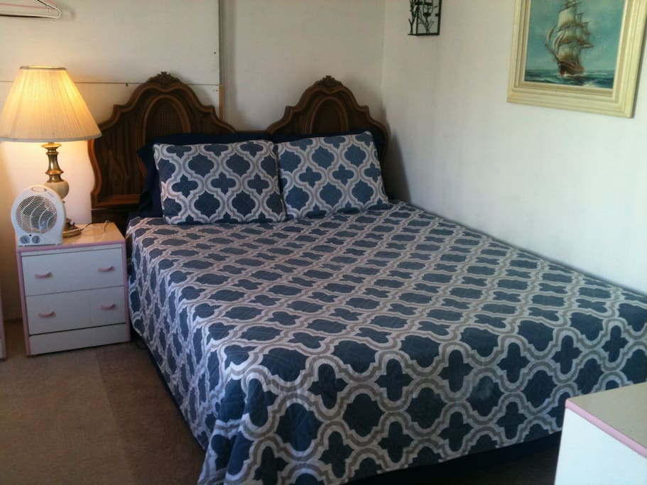 Queen size bed