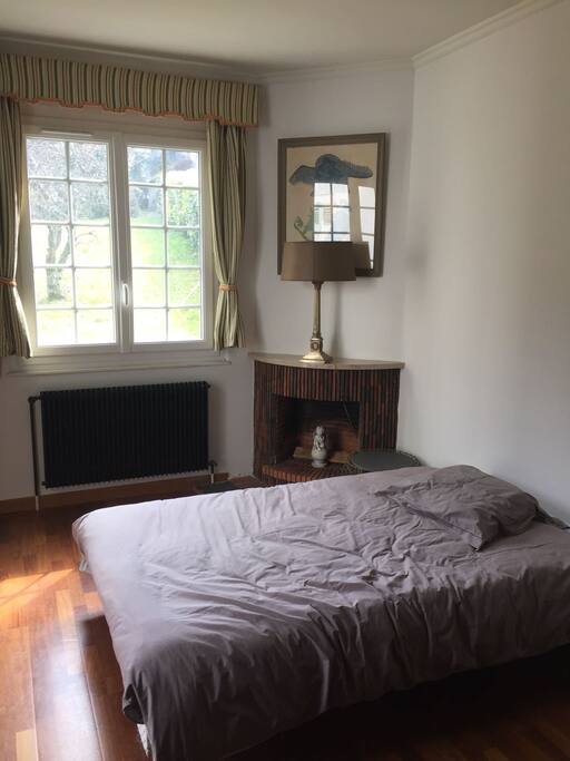 Studio avec chambre spacieuse lit double