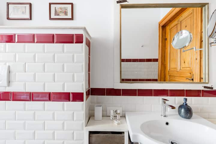 Style, Comfort and Space By Colosseum