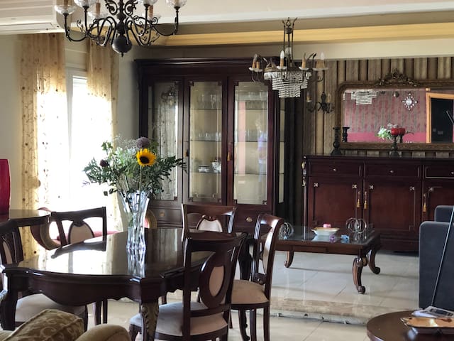 Family’s Holiday House